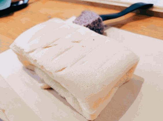 青桔和木魚糕點