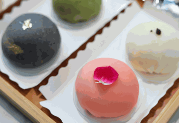 青桔和木魚糕點