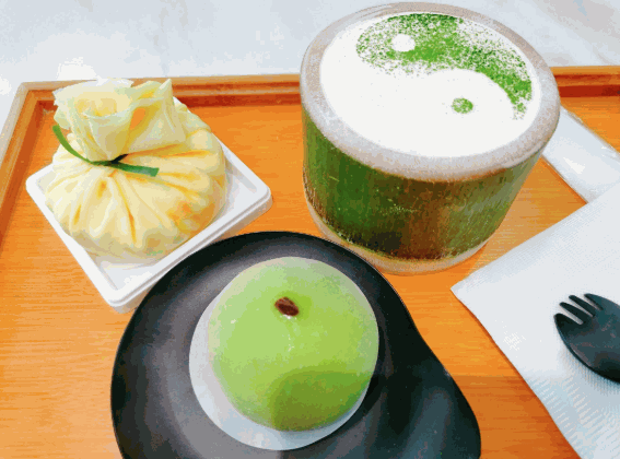 青桔和木魚糕點