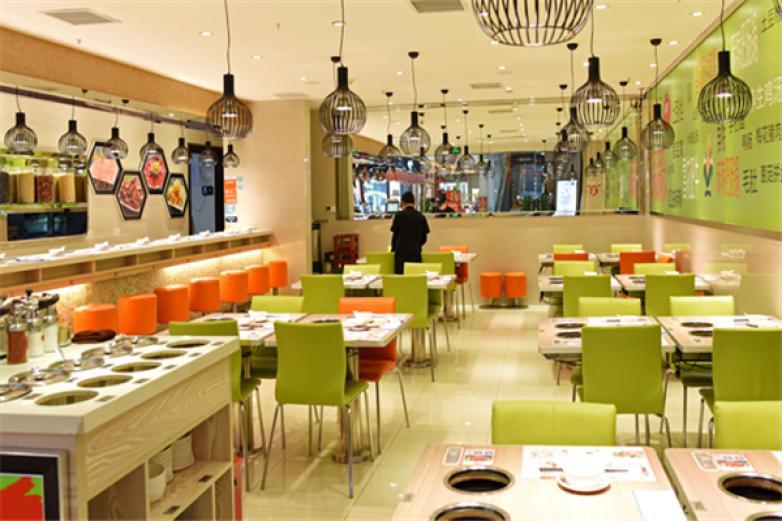 嗯吶嗯吶吧臺小火鍋